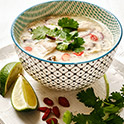 タイ風チキンとココナッツミルクのスープ
